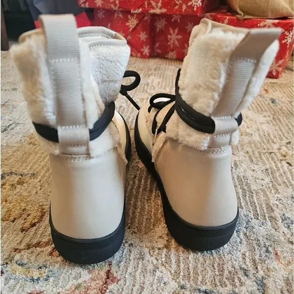 Scoop Women's Faux Shearling Boots, Taupe, sz 10, like new - Picture 6 of 8